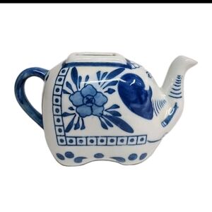 Vintage Nantucket Blue White Floral Porcelain Elephant Teapot Free Shipping